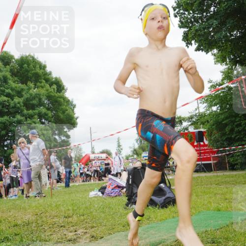 21.06.2026 - 29. Vierlanden-Triathlon LAZAROV Photography http://msf.ph/oto/9862579 21.06.2026 15:01:57 Schwimmen  meine-sportfotos.de