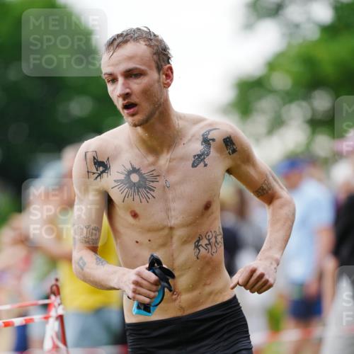 21.06.2026 - 29. Vierlanden-Triathlon LAZAROV Photography http://msf.ph/oto/9862659 21.06.2026 09:56:36 Schwimmen 306, 354, 365 meine-sportfotos.de