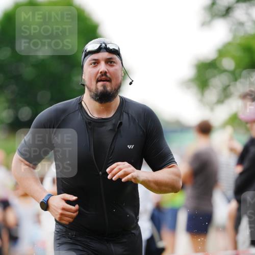21.06.2026 - 29. Vierlanden-Triathlon LAZAROV Photography http://msf.ph/oto/9862681 21.06.2026 10:00:52 Schwimmen 330, 357 meine-sportfotos.de