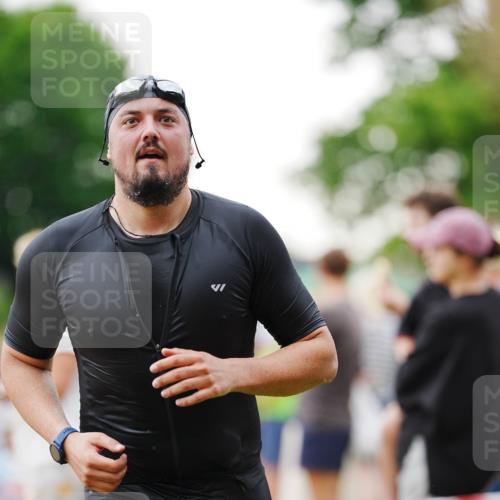21.06.2026 - 29. Vierlanden-Triathlon LAZAROV Photography http://msf.ph/oto/9862682 21.06.2026 10:00:52 Schwimmen 330, 357 meine-sportfotos.de