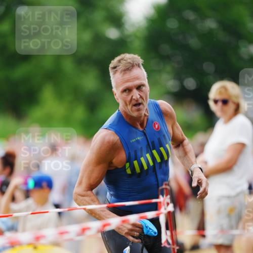21.06.2026 - 29. Vierlanden-Triathlon LAZAROV Photography http://msf.ph/oto/9862700 21.06.2026 10:03:34 Schwimmen 437 meine-sportfotos.de