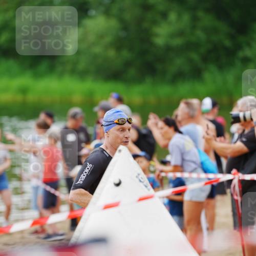 21.06.2026 - 29. Vierlanden-Triathlon LAZAROV Photography http://msf.ph/oto/9862754 21.06.2026 10:06:15 Schwimmen 444, 464 meine-sportfotos.de
