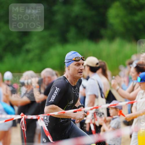 21.06.2026 - 29. Vierlanden-Triathlon LAZAROV Photography http://msf.ph/oto/9862755 21.06.2026 10:06:16 Schwimmen 444, 464 meine-sportfotos.de
