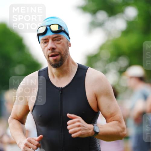 21.06.2026 - 29. Vierlanden-Triathlon LAZAROV Photography http://msf.ph/oto/9862797 21.06.2026 10:06:54 Schwimmen 394, 409, 417, 443, 447 meine-sportfotos.de