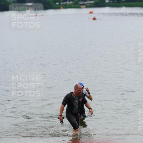21.06.2026 - 29. Vierlanden-Triathlon LAZAROV Photography http://msf.ph/oto/9862867 21.06.2026 10:09:10 Schwimmen  meine-sportfotos.de