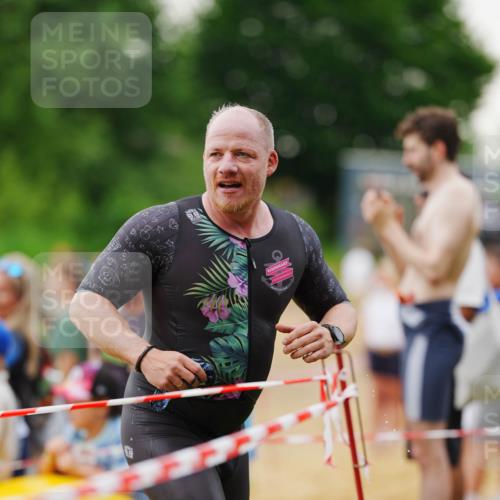 21.06.2026 - 29. Vierlanden-Triathlon LAZAROV Photography http://msf.ph/oto/9862874 21.06.2026 10:09:21 Schwimmen 406, 435, 439, 470 meine-sportfotos.de