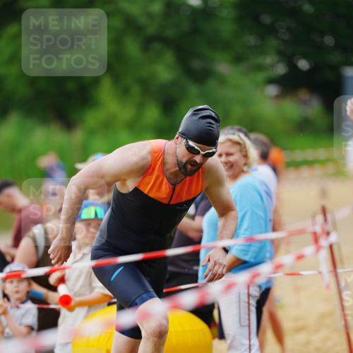 21.06.2026 - 29. Vierlanden-Triathlon LAZAROV Photography http://msf.ph/oto/9862902 21.06.2026 10:09:58 Schwimmen 427 meine-sportfotos.de