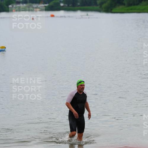 21.06.2026 - 29. Vierlanden-Triathlon LAZAROV Photography http://msf.ph/oto/9862906 21.06.2026 10:10:58 Schwimmen  meine-sportfotos.de
