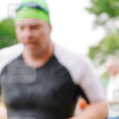 21.06.2026 - 29. Vierlanden-Triathlon LAZAROV Photography http://msf.ph/oto/9862918 21.06.2026 10:11:12 Schwimmen 411, 461 meine-sportfotos.de