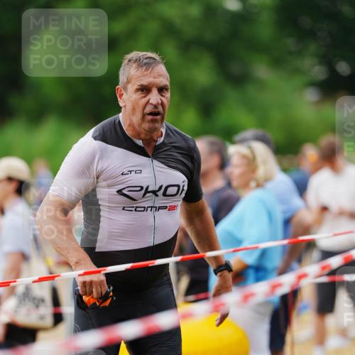 21.06.2026 - 29. Vierlanden-Triathlon LAZAROV Photography http://msf.ph/oto/9862939 21.06.2026 10:12:59 Schwimmen 396, 542 meine-sportfotos.de