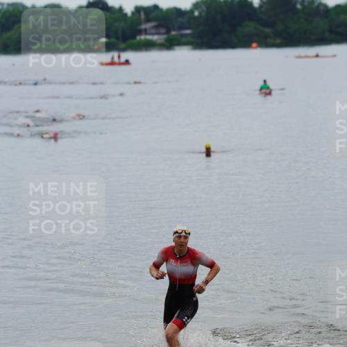 21.06.2026 - 29. Vierlanden-Triathlon LAZAROV Photography http://msf.ph/oto/9862962 21.06.2026 10:14:08 Schwimmen 609 meine-sportfotos.de