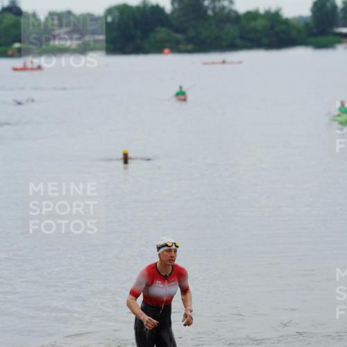 21.06.2026 - 29. Vierlanden-Triathlon LAZAROV Photography http://msf.ph/oto/9862965 21.06.2026 10:14:09 Schwimmen 609 meine-sportfotos.de