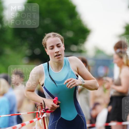 21.06.2026 - 29. Vierlanden-Triathlon LAZAROV Photography http://msf.ph/oto/9862977 21.06.2026 10:15:05 Schwimmen 509, 545 meine-sportfotos.de