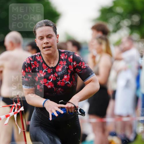 21.06.2026 - 29. Vierlanden-Triathlon LAZAROV Photography http://msf.ph/oto/9863011 21.06.2026 10:15:57 Schwimmen 552, 562 meine-sportfotos.de