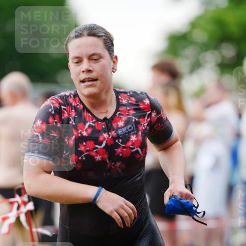 21.06.2026 - 29. Vierlanden-Triathlon LAZAROV Photography http://msf.ph/oto/9863013 21.06.2026 10:15:58 Schwimmen 552, 562 meine-sportfotos.de
