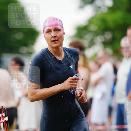 21.06.2026 - 29. Vierlanden-Triathlon LAZAROV Photography http://msf.ph/oto/9863018 21.06.2026 10:16:01 Schwimmen 552, 562, 587 meine-sportfotos.de