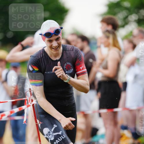 21.06.2026 - 29. Vierlanden-Triathlon LAZAROV Photography http://msf.ph/oto/9863025 21.06.2026 10:16:09 Schwimmen 587 meine-sportfotos.de