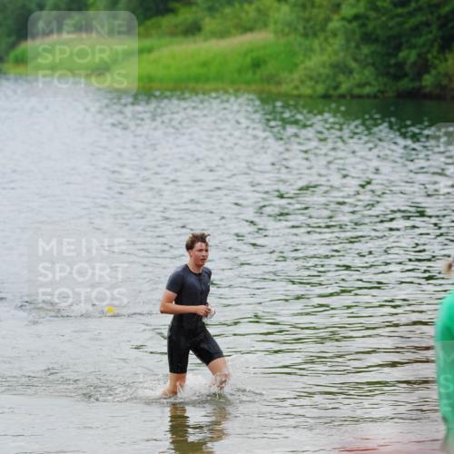 21.06.2026 - 29. Vierlanden-Triathlon LAZAROV Photography http://msf.ph/oto/9863027 21.06.2026 10:16:26 Schwimmen 383 meine-sportfotos.de