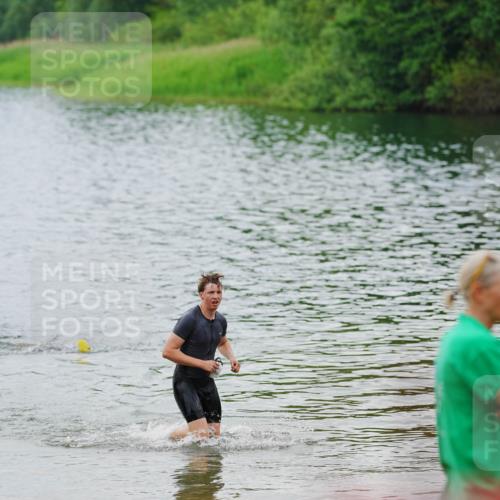 21.06.2026 - 29. Vierlanden-Triathlon LAZAROV Photography http://msf.ph/oto/9863028 21.06.2026 10:16:26 Schwimmen 383 meine-sportfotos.de