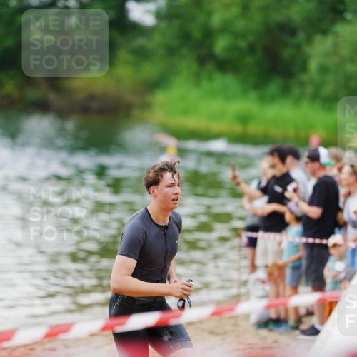 21.06.2026 - 29. Vierlanden-Triathlon LAZAROV Photography http://msf.ph/oto/9863031 21.06.2026 10:16:31 Schwimmen 383, 441, 540 meine-sportfotos.de