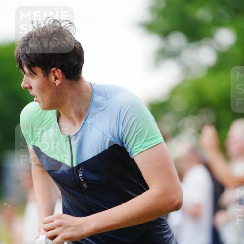 21.06.2026 - 29. Vierlanden-Triathlon LAZAROV Photography http://msf.ph/oto/9863047 21.06.2026 10:16:45 Schwimmen 384, 441, 540, 577, 604, 613, 622 meine-sportfotos.de