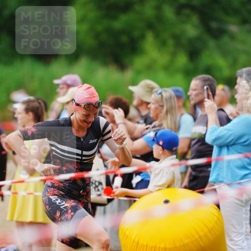 21.06.2026 - 29. Vierlanden-Triathlon LAZAROV Photography http://msf.ph/oto/9863057 21.06.2026 10:16:52 Schwimmen 328, 388, 485, 506, 536, 538, 577, 604, 613, 622 meine-sportfotos.de