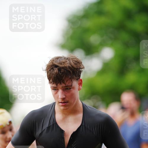 21.06.2026 - 29. Vierlanden-Triathlon LAZAROV Photography http://msf.ph/oto/9863067 21.06.2026 10:16:58 Schwimmen 328, 374, 388, 485, 506, 515, 536, 538, 604, 613, 622 meine-sportfotos.de