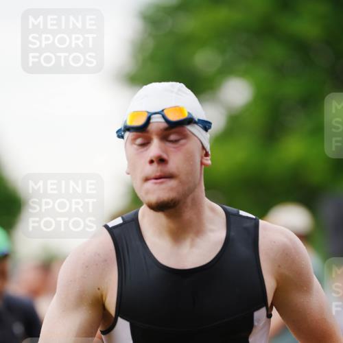 21.06.2026 - 29. Vierlanden-Triathlon LAZAROV Photography http://msf.ph/oto/9863094 21.06.2026 10:17:23 Schwimmen 386, 486, 488, 517, 521, 530, 533, 574, 585, 591, 599, 602, 625 meine-sportfotos.de