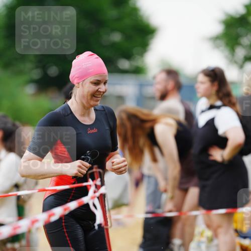 21.06.2026 - 29. Vierlanden-Triathlon LAZAROV Photography http://msf.ph/oto/9863130 21.06.2026 10:18:21 Schwimmen 494, 592, 618 meine-sportfotos.de
