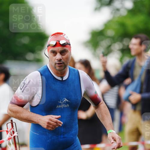21.06.2026 - 29. Vierlanden-Triathlon LAZAROV Photography http://msf.ph/oto/9863142 21.06.2026 10:18:31 Schwimmen 499, 513, 539, 571, 582, 592, 605, 606, 608, 618 meine-sportfotos.de
