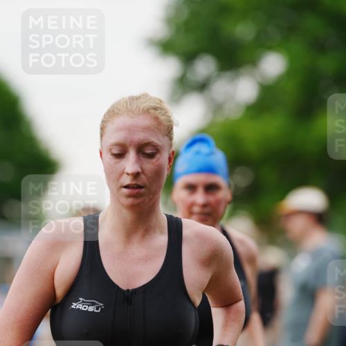 21.06.2026 - 29. Vierlanden-Triathlon LAZAROV Photography http://msf.ph/oto/9863159 21.06.2026 10:18:48 Schwimmen 368, 391, 482, 490, 510, 511, 513, 516, 539, 556, 558, 583, 590, 601, 605, 608 meine-sportfotos.de