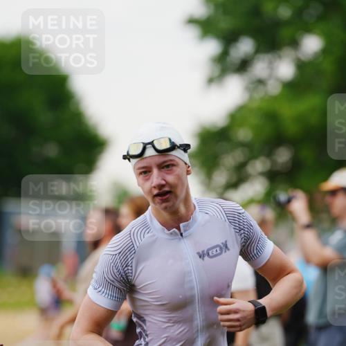 21.06.2026 - 29. Vierlanden-Triathlon LAZAROV Photography http://msf.ph/oto/9863213 21.06.2026 10:20:12 Schwimmen 304, 314, 484, 572 meine-sportfotos.de
