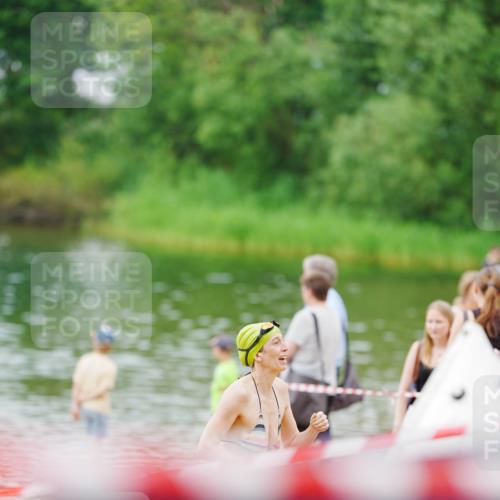 21.06.2026 - 29. Vierlanden-Triathlon LAZAROV Photography http://msf.ph/oto/9863223 21.06.2026 10:20:44 Schwimmen 612 meine-sportfotos.de