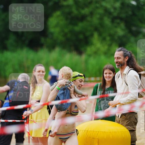 21.06.2026 - 29. Vierlanden-Triathlon LAZAROV Photography http://msf.ph/oto/9863230 21.06.2026 10:20:50 Schwimmen 612 meine-sportfotos.de