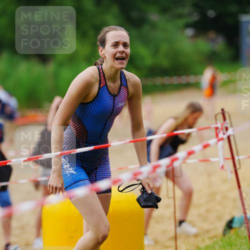 21.06.2026 - 29. Vierlanden-Triathlon LAZAROV Photography http://msf.ph/oto/9863244 21.06.2026 10:21:18 Schwimmen 576 meine-sportfotos.de