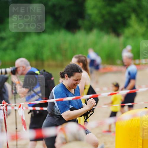 21.06.2026 - 29. Vierlanden-Triathlon LAZAROV Photography http://msf.ph/oto/9863261 21.06.2026 10:22:05 Schwimmen 525, 541, 617 meine-sportfotos.de