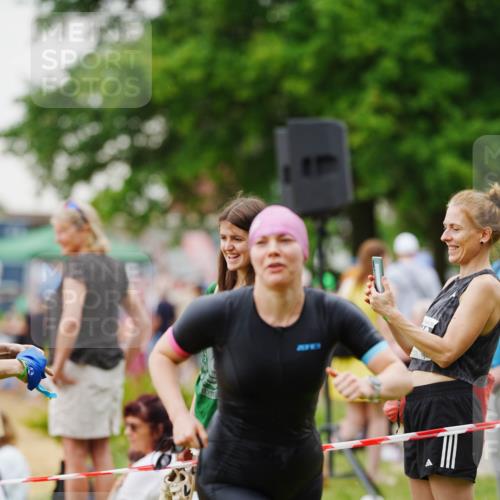 21.06.2026 - 29. Vierlanden-Triathlon LAZAROV Photography http://msf.ph/oto/9863286 21.06.2026 10:24:04 Schwimmen 560, 589, 611 meine-sportfotos.de