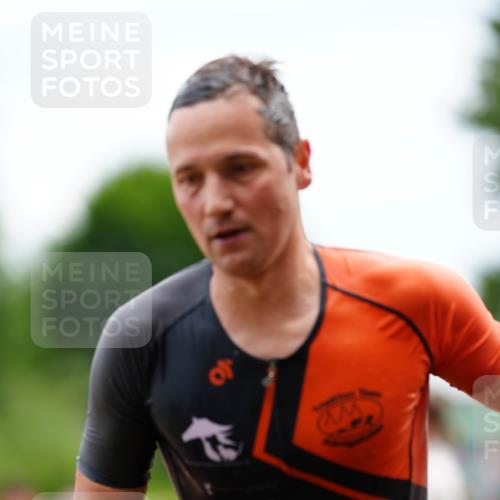 21.06.2026 - 29. Vierlanden-Triathlon LAZAROV Photography http://msf.ph/oto/9863324 21.06.2026 10:54:46 Schwimmen 667, 704 meine-sportfotos.de