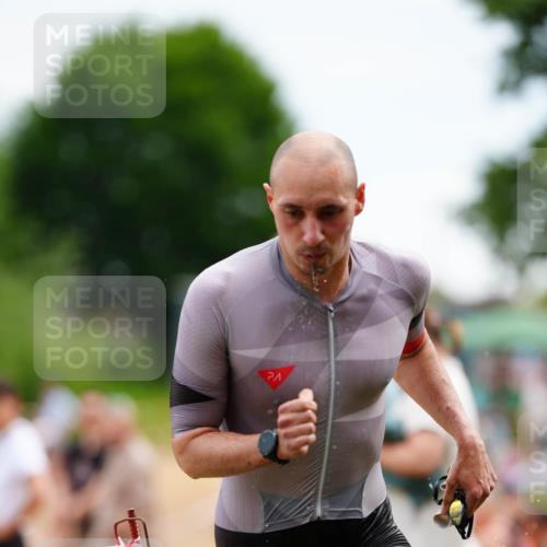 21.06.2026 - 29. Vierlanden-Triathlon LAZAROV Photography http://msf.ph/oto/9863325 21.06.2026 10:55:09 Schwimmen 97, 679 meine-sportfotos.de