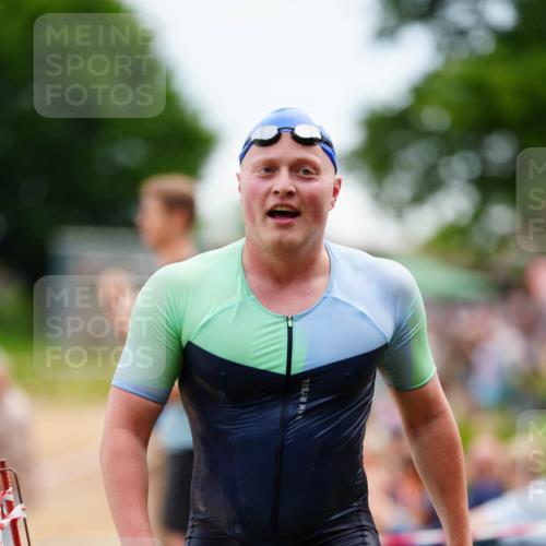 21.06.2026 - 29. Vierlanden-Triathlon LAZAROV Photography http://msf.ph/oto/9863330 21.06.2026 10:55:13 Schwimmen 97, 679 meine-sportfotos.de
