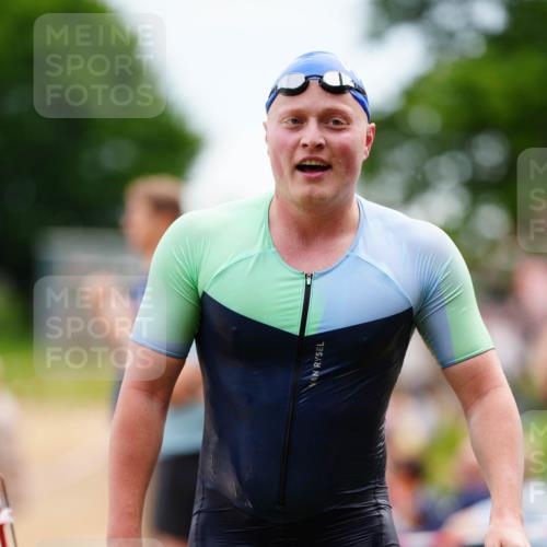21.06.2026 - 29. Vierlanden-Triathlon LAZAROV Photography http://msf.ph/oto/9863331 21.06.2026 10:55:13 Schwimmen 97, 679 meine-sportfotos.de