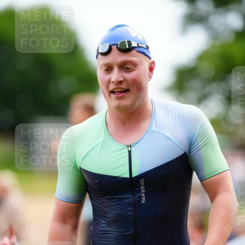 21.06.2026 - 29. Vierlanden-Triathlon LAZAROV Photography http://msf.ph/oto/9863332 21.06.2026 10:55:14 Schwimmen 97, 679 meine-sportfotos.de