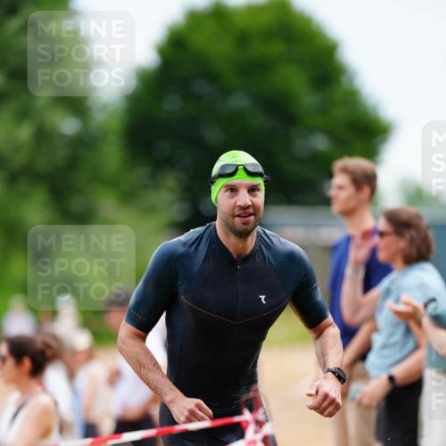 21.06.2026 - 29. Vierlanden-Triathlon LAZAROV Photography http://msf.ph/oto/9863346 21.06.2026 10:55:51 Schwimmen 637, 663, 739, 742, 753 meine-sportfotos.de