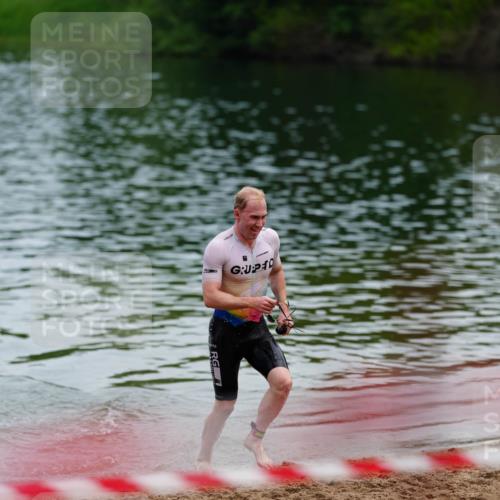 21.06.2026 - 29. Vierlanden-Triathlon LAZAROV Photography http://msf.ph/oto/9863355 21.06.2026 10:56:31 Schwimmen 654 meine-sportfotos.de