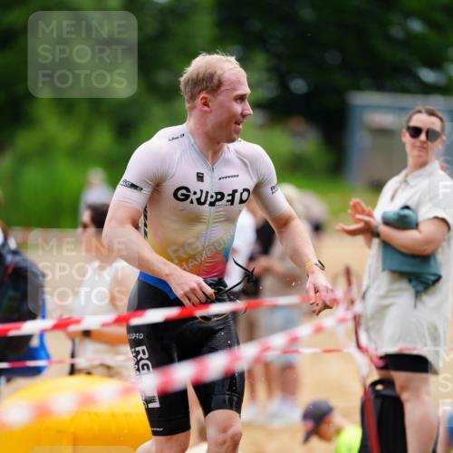 21.06.2026 - 29. Vierlanden-Triathlon LAZAROV Photography http://msf.ph/oto/9863362 21.06.2026 10:56:36 Schwimmen 654 meine-sportfotos.de