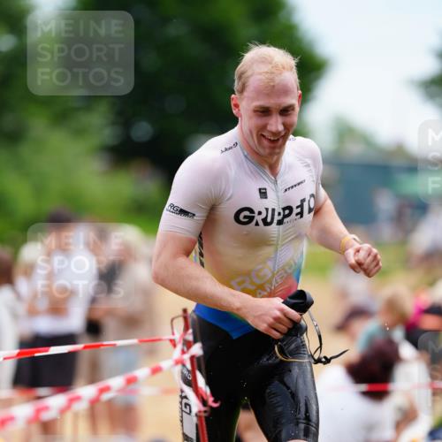21.06.2026 - 29. Vierlanden-Triathlon LAZAROV Photography http://msf.ph/oto/9863365 21.06.2026 10:56:36 Schwimmen 654 meine-sportfotos.de