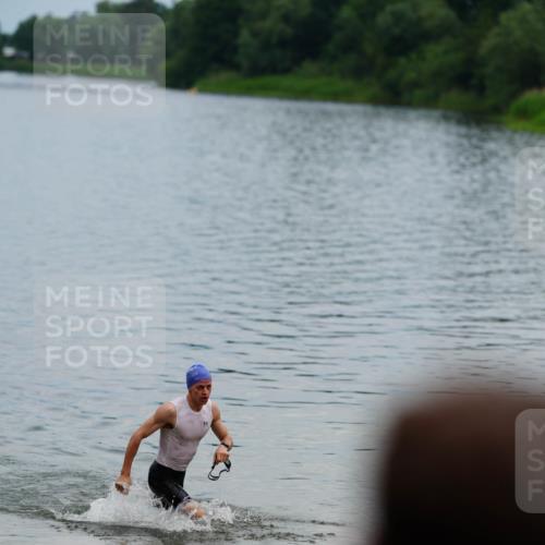 21.06.2026 - 29. Vierlanden-Triathlon LAZAROV Photography http://msf.ph/oto/9863368 21.06.2026 10:57:05 Schwimmen 726 meine-sportfotos.de