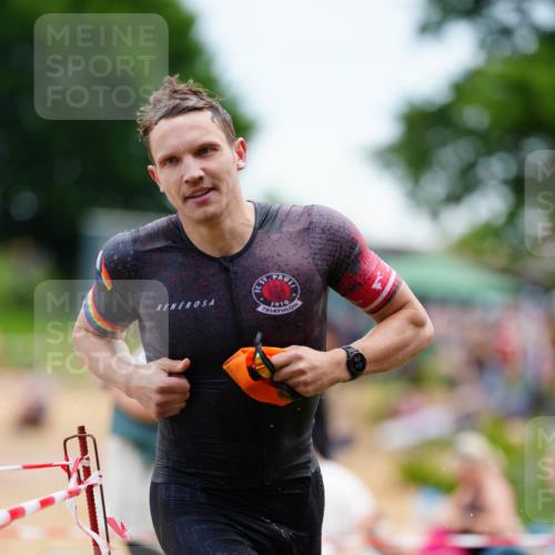 21.06.2026 - 29. Vierlanden-Triathlon LAZAROV Photography http://msf.ph/oto/9863382 21.06.2026 10:57:17 Schwimmen 701, 726, 740 meine-sportfotos.de