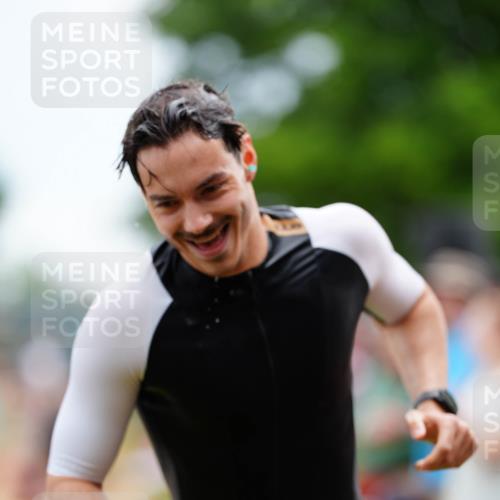 21.06.2026 - 29. Vierlanden-Triathlon LAZAROV Photography http://msf.ph/oto/9863387 21.06.2026 10:57:20 Schwimmen 701, 726, 740 meine-sportfotos.de