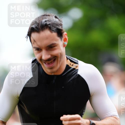 21.06.2026 - 29. Vierlanden-Triathlon LAZAROV Photography http://msf.ph/oto/9863388 21.06.2026 10:57:21 Schwimmen 701, 740 meine-sportfotos.de